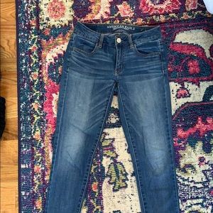 Light wash skinny jeans